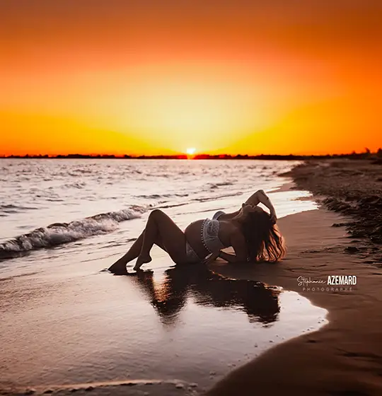 Séance photo grossesse plage coucher de soleil Espiguette — Stéphanie Azémard photographe maternité Montpellier