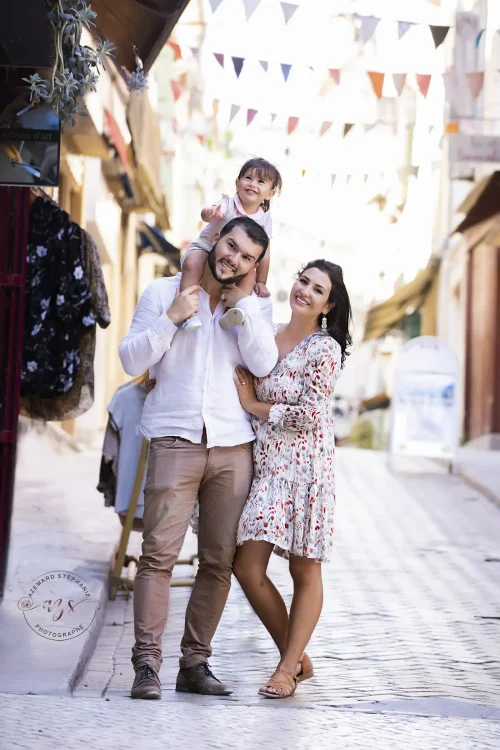 © Stéphanie Azémard — Photographe maternité Montpellier Séance photo famille à Sommières dans le Gard — Stéphanie Azémard photographe famille Montpellier