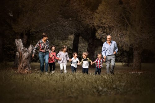 © Stéphanie Azémard — Photographe maternité Montpellier Séance photo famille en pleine nature extérieur — Stéphanie Azémard photographe famille Montpellier